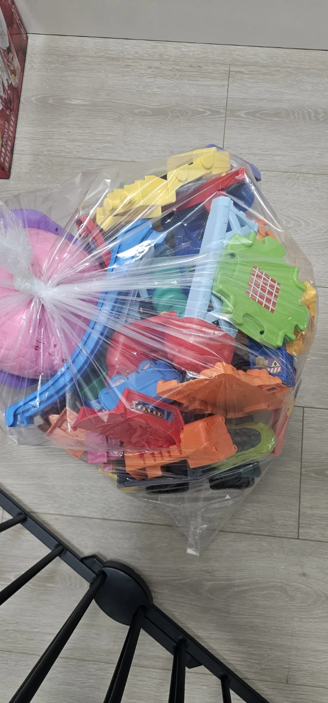 🧡 Complete car track, picnic basket, cars