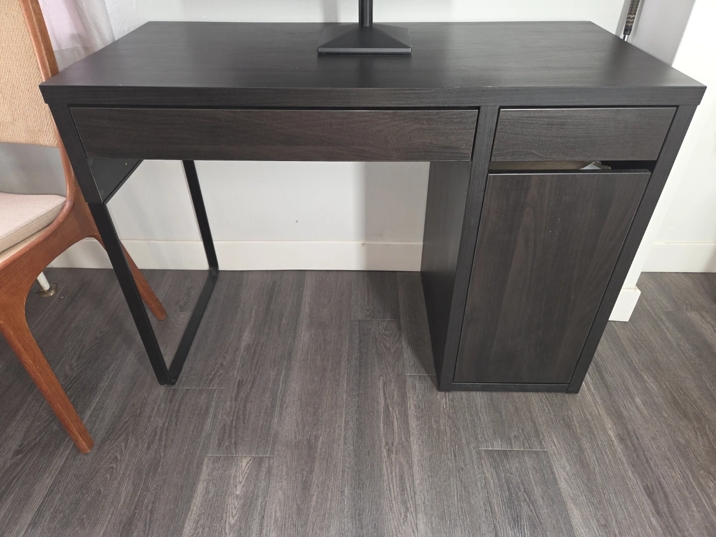 IKEA MICKE Desk - Black-Brown - photo 2