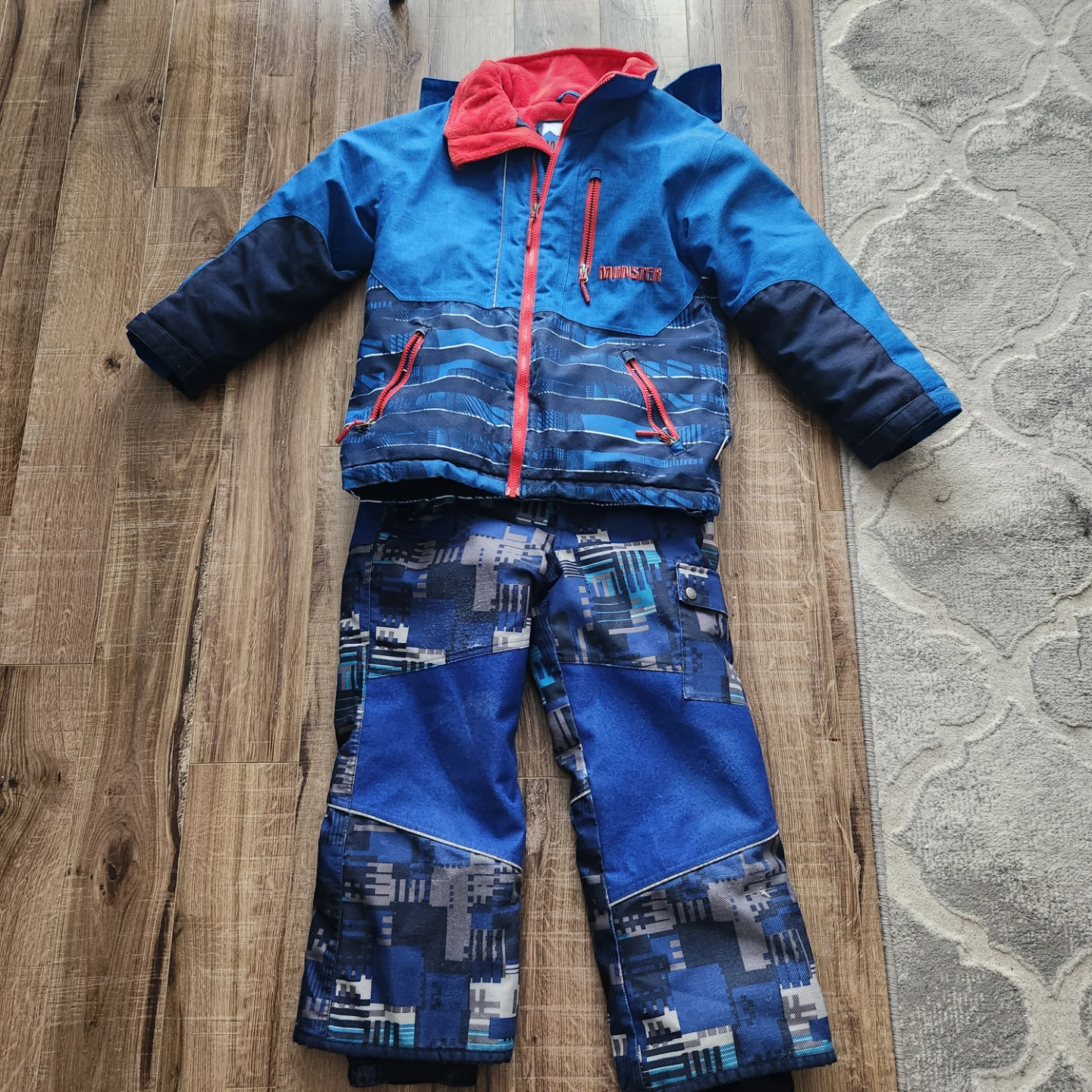 Monster Kids Snowsuit - Size 10 - photo 3
