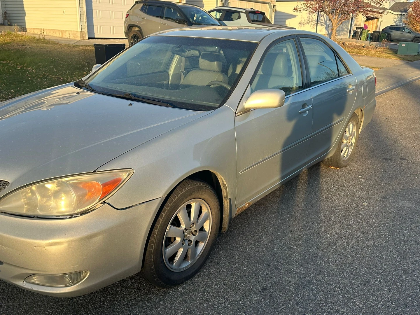 Toyota Camry XLE V6 Sedan - photo 2