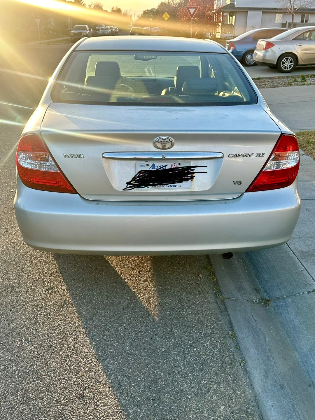 Toyota Camry XLE V6 Sedan - photo 3
