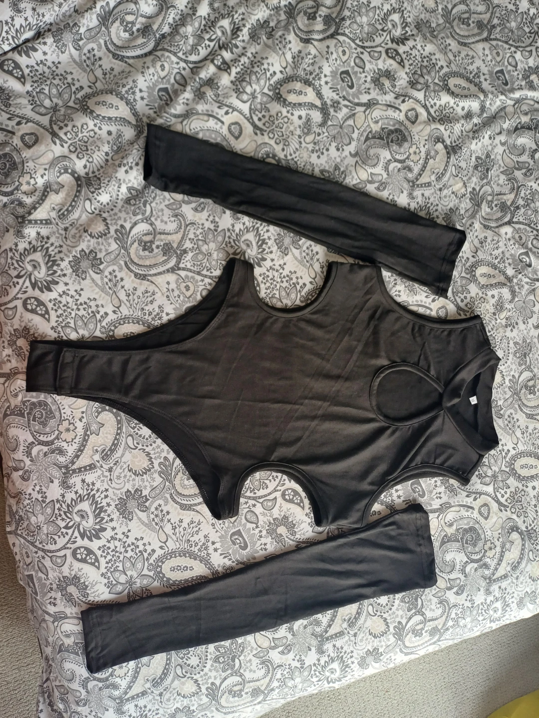 Black Cutout Bodysuit with Sleeves - photo 2