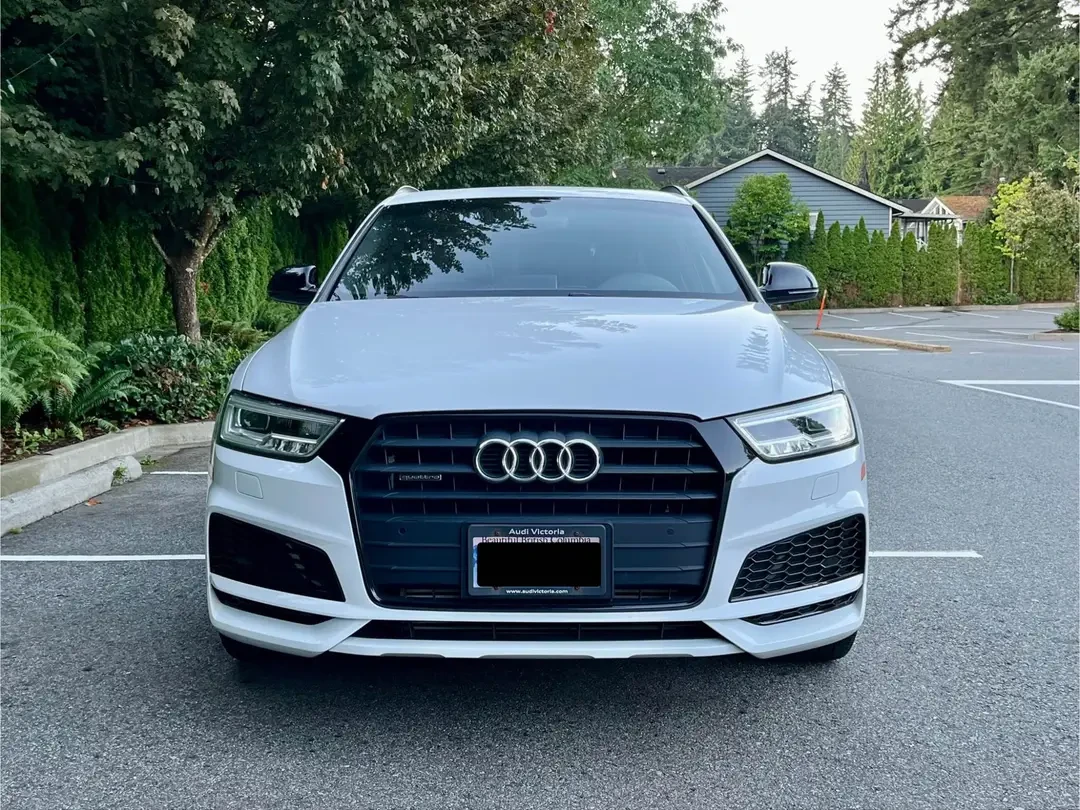 Audi Q3 White SUV