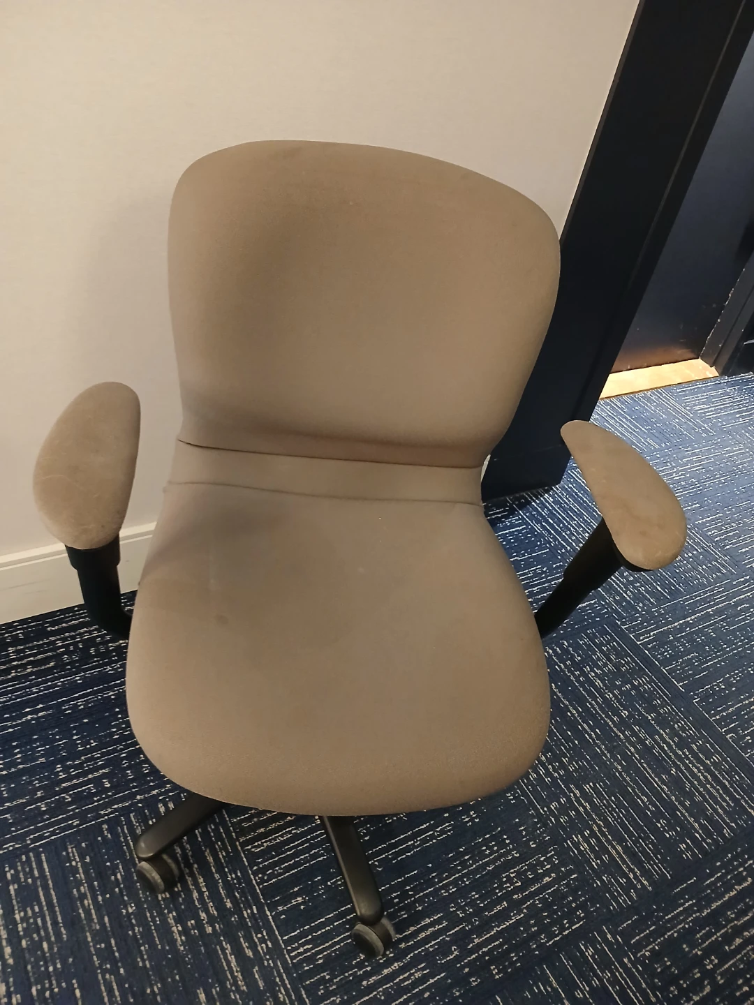 Office Chair with Armrests