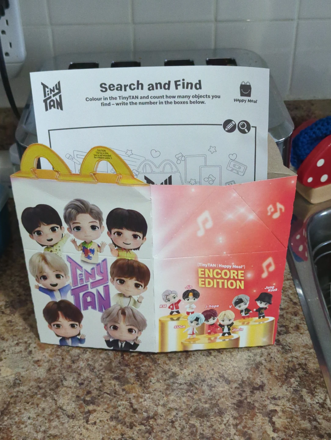 🥕McDonald's BTS TinyTAN Happy Meal Box