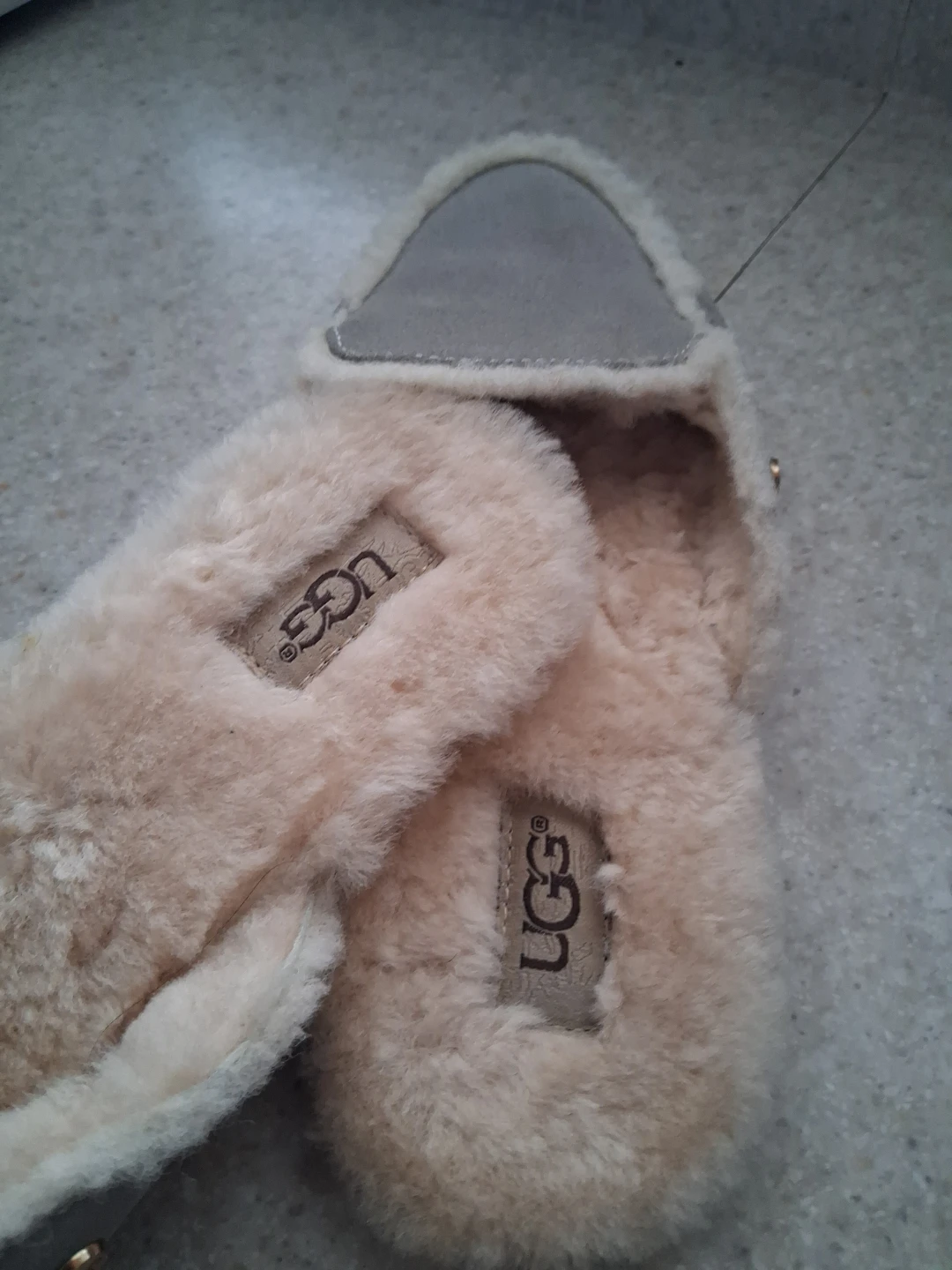 UGG Women's Slippers, Size 7 - photo 2