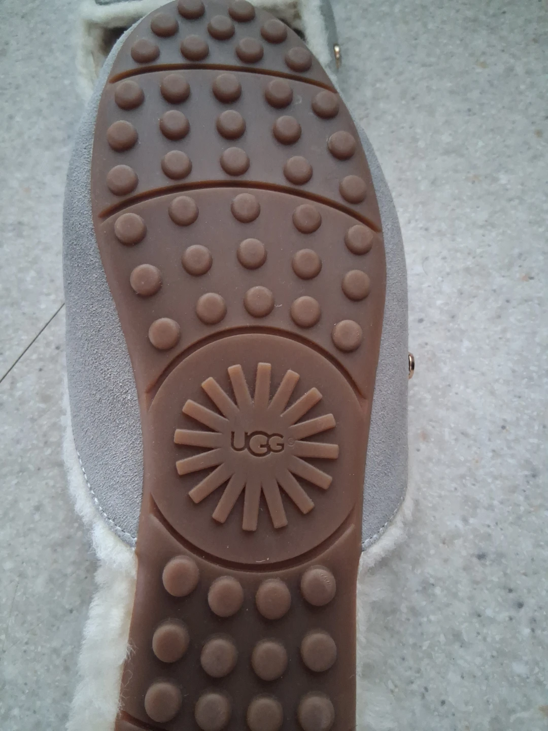 UGG Women's Slippers, Size 7 - photo 3
