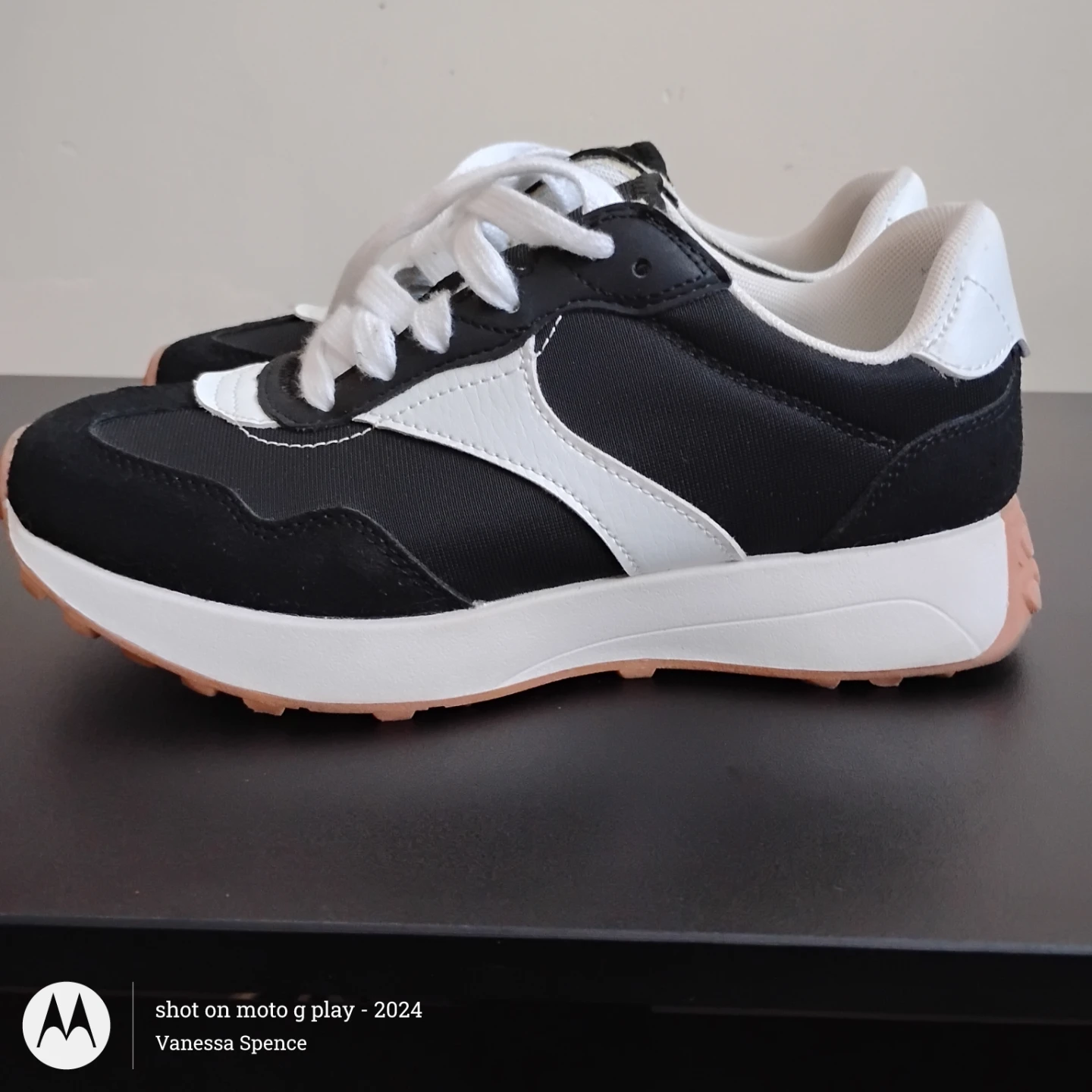 Time and Tru Black & White Sneakers - photo 3
