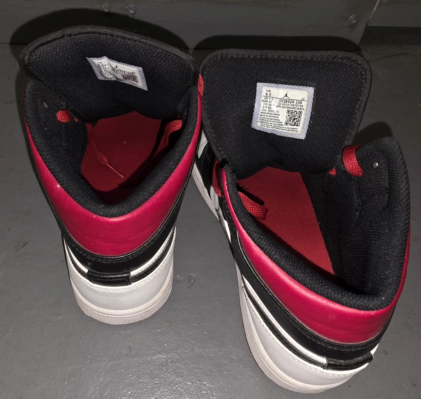 Nike Air Jordan 1 Mid, Size 8.5 - photo 2