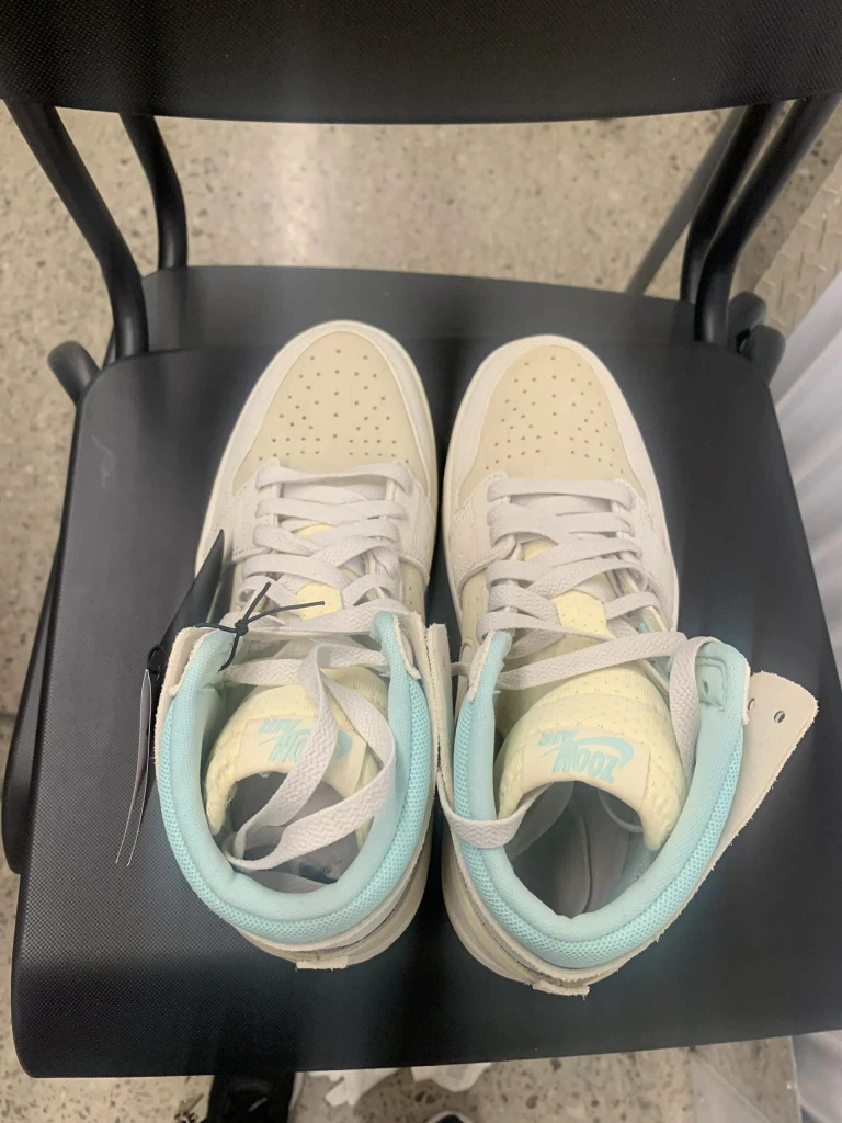 Air Jordan 1 High OG WMNS Seafoam - photo 2