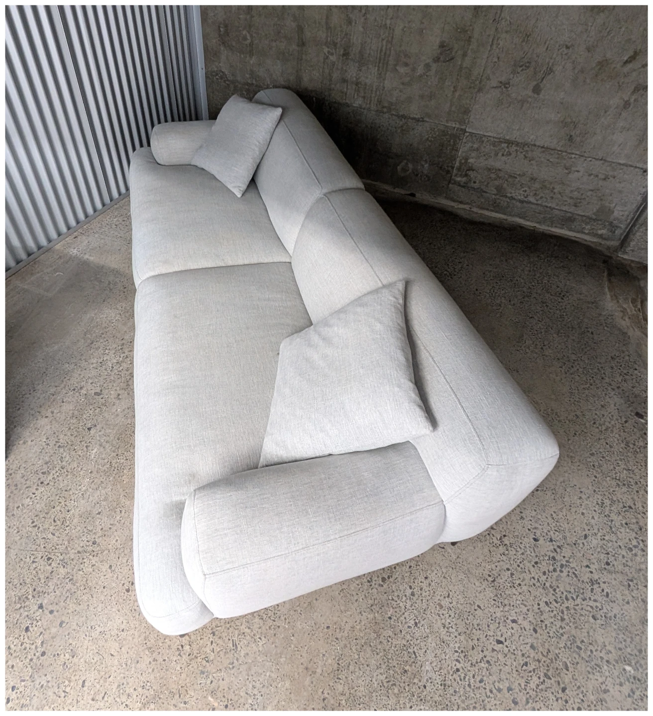 Article Couch - photo 5