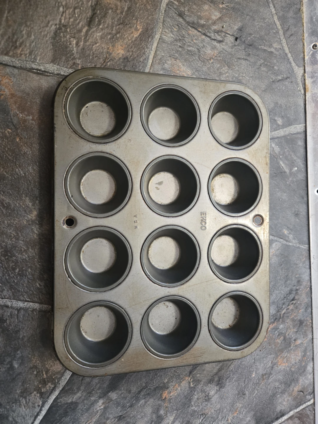 Ekco Muffin Pan