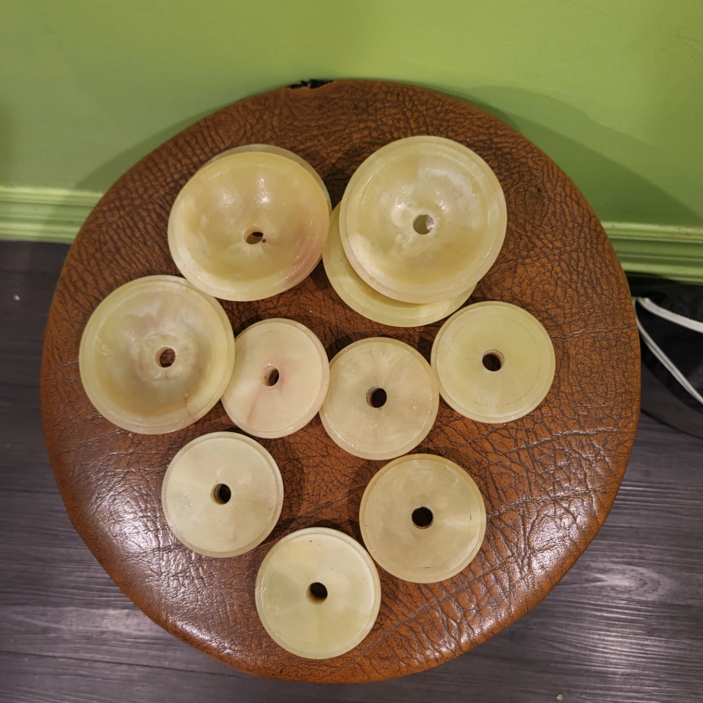 Lot of 10 Natural Stone Decorative Discs - photo 2