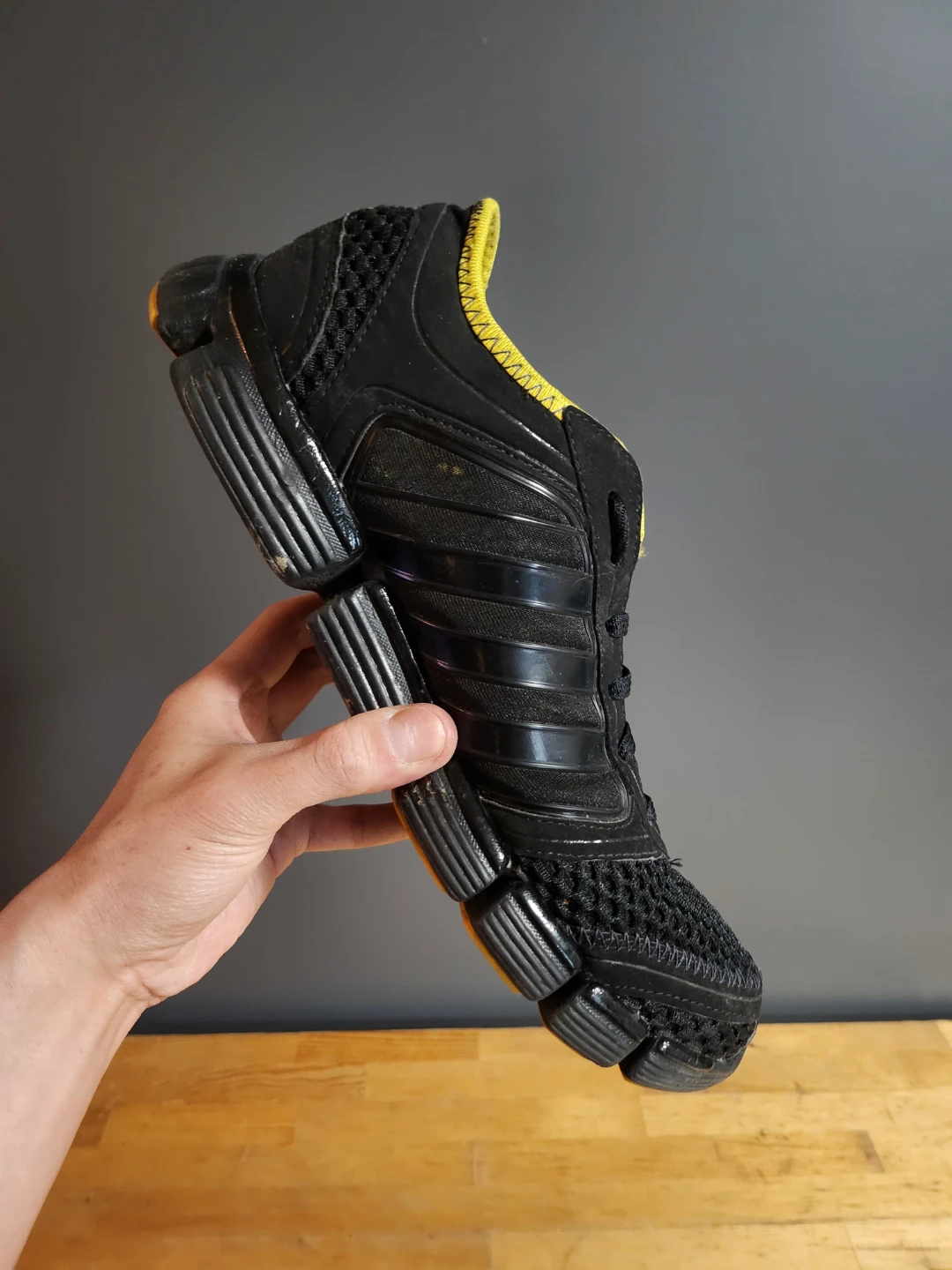 Adidas ClimaCool Oscillation running shoes Black Yellow - US 8 - photo 5