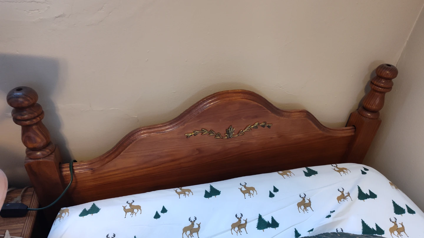 Wooden Twin Bed Frame🥕 - photo 3