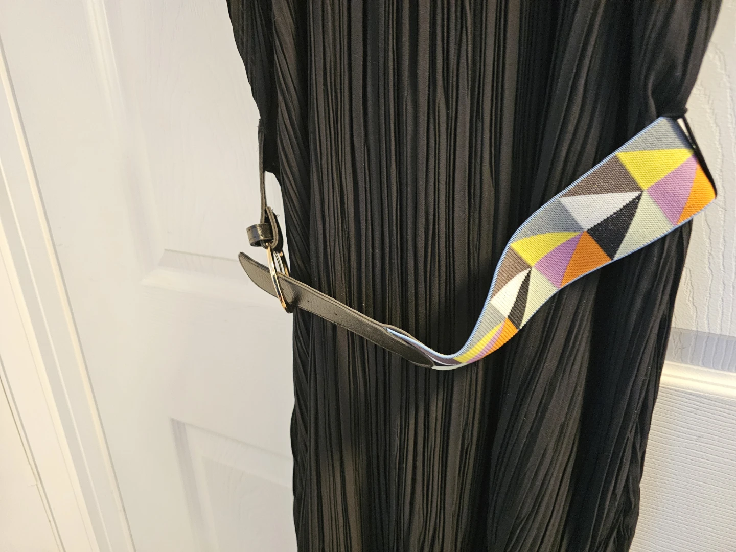 Black Pleated Midi Dress with Geometric Belt - photo 5