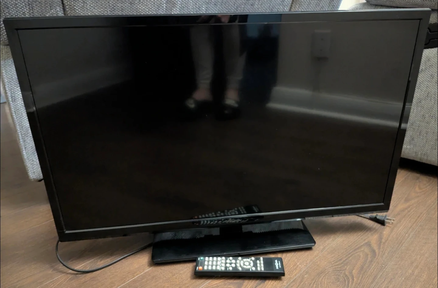 Insignia 32-inch LED TV