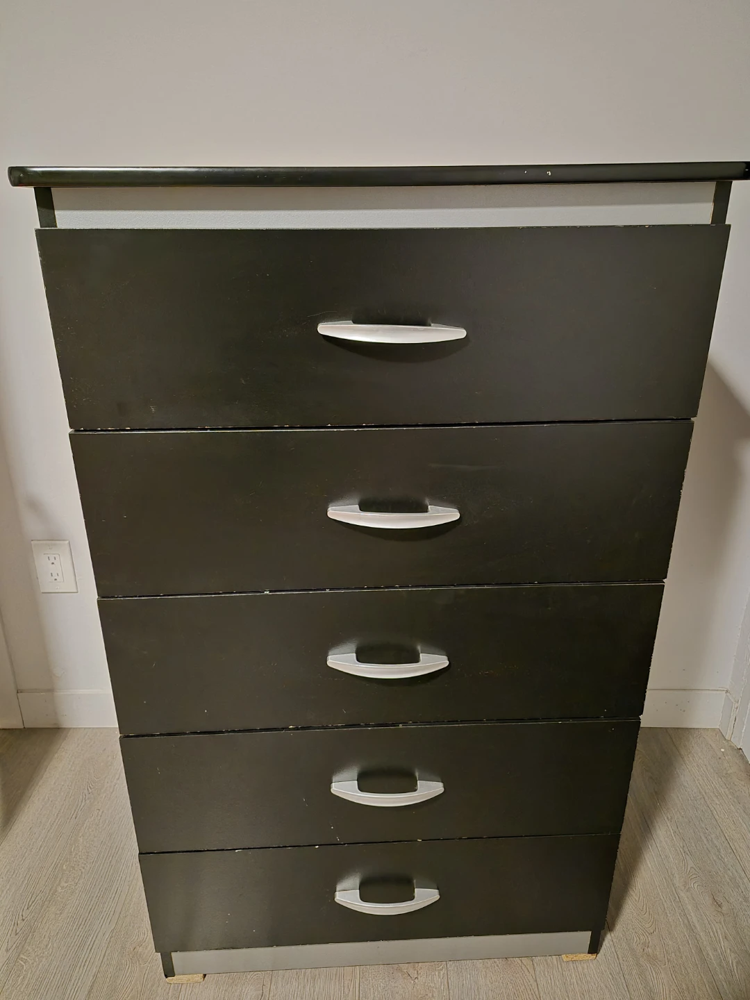 Black 5-Drawer Dresser