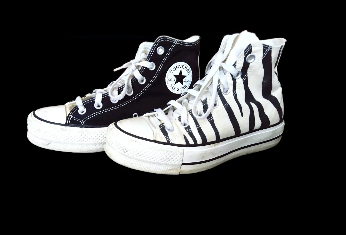 Rare Converse Unisex Half Black Zebra Stripe Women’s 8 Men's 6