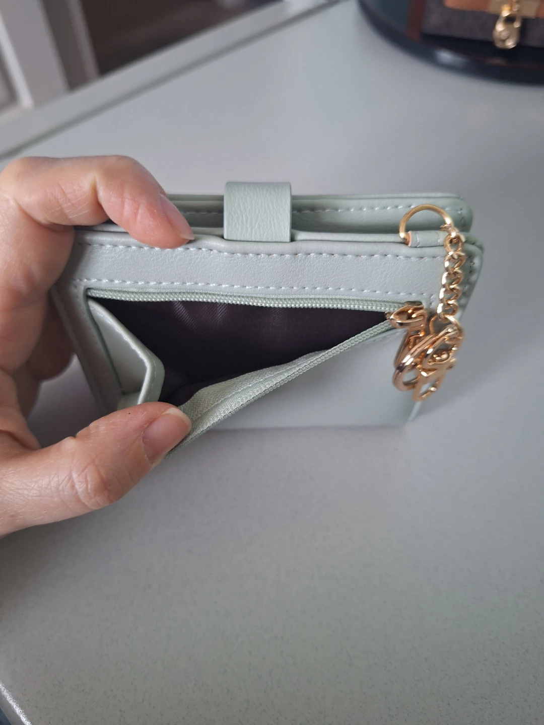 Bifold Wallet with Keychain & Coin pocket - photo 3