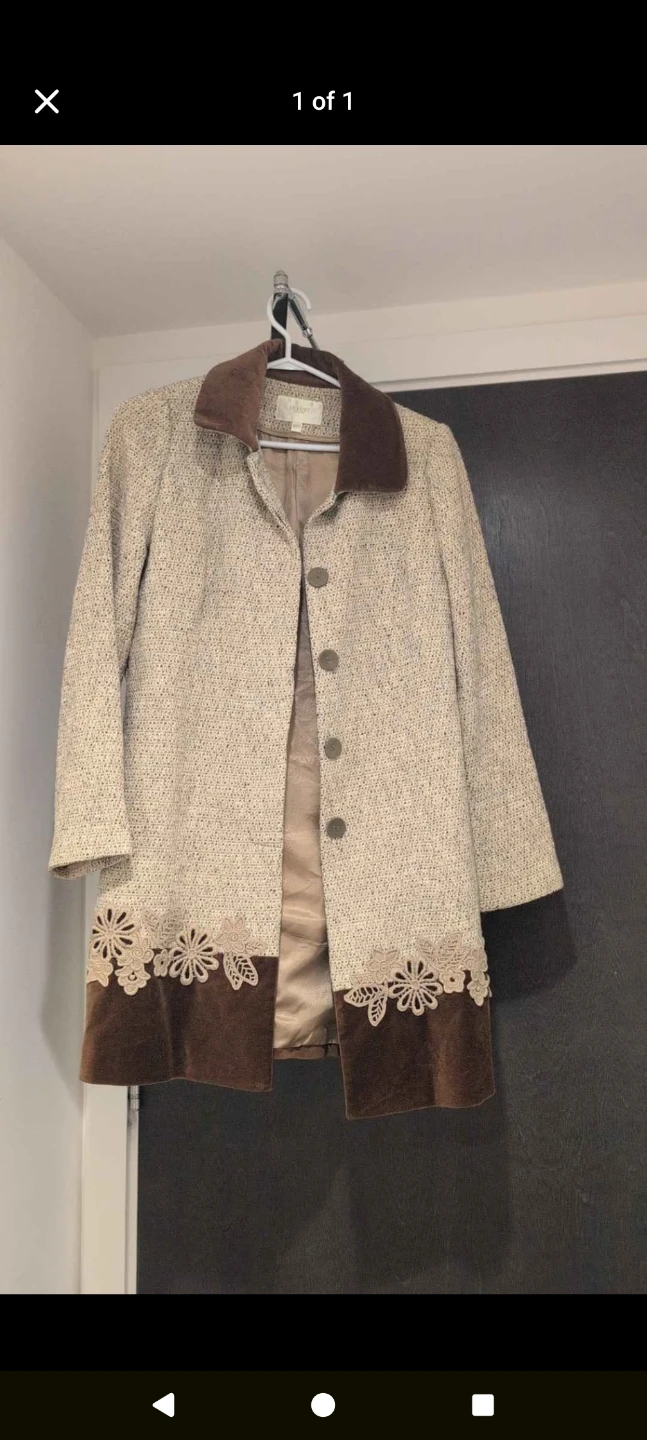 Chaber tan Coat with Brown Velvet Trim
