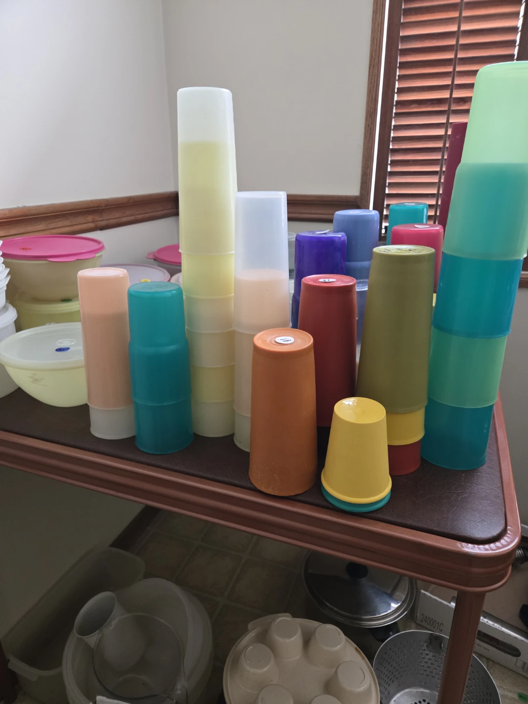 Vintage tupperware Storage Containers and Tumblers - photo 2