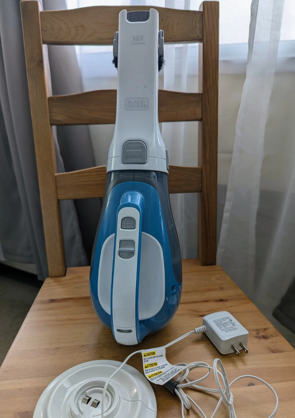 Black+Decker 16V MAX LITHIUM Cordless Handheld Vacuum