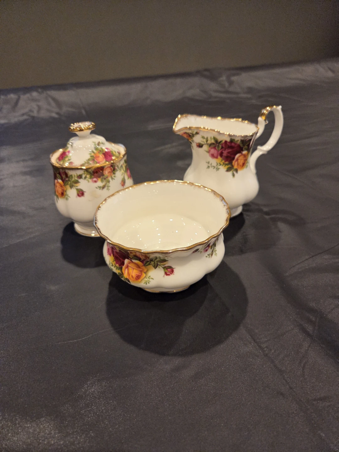 Royal Albert Old Country Roses Cream, Sugar Set