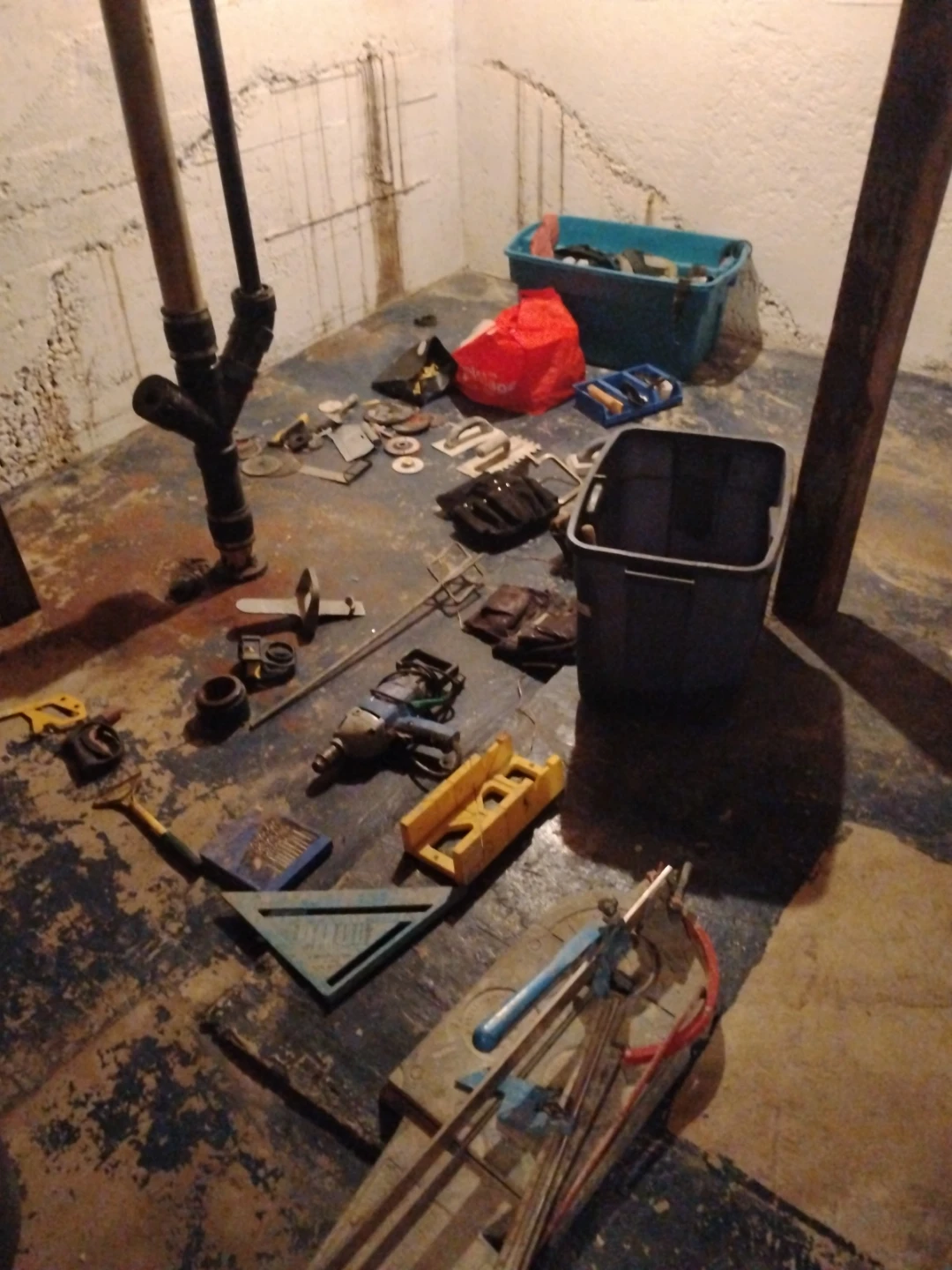 Tons of tools! - photo 2