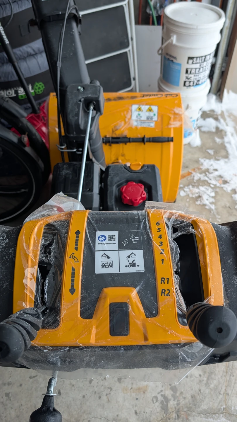 Cub Cadet 2X 24" Snow Blower - Like New! - photo 5