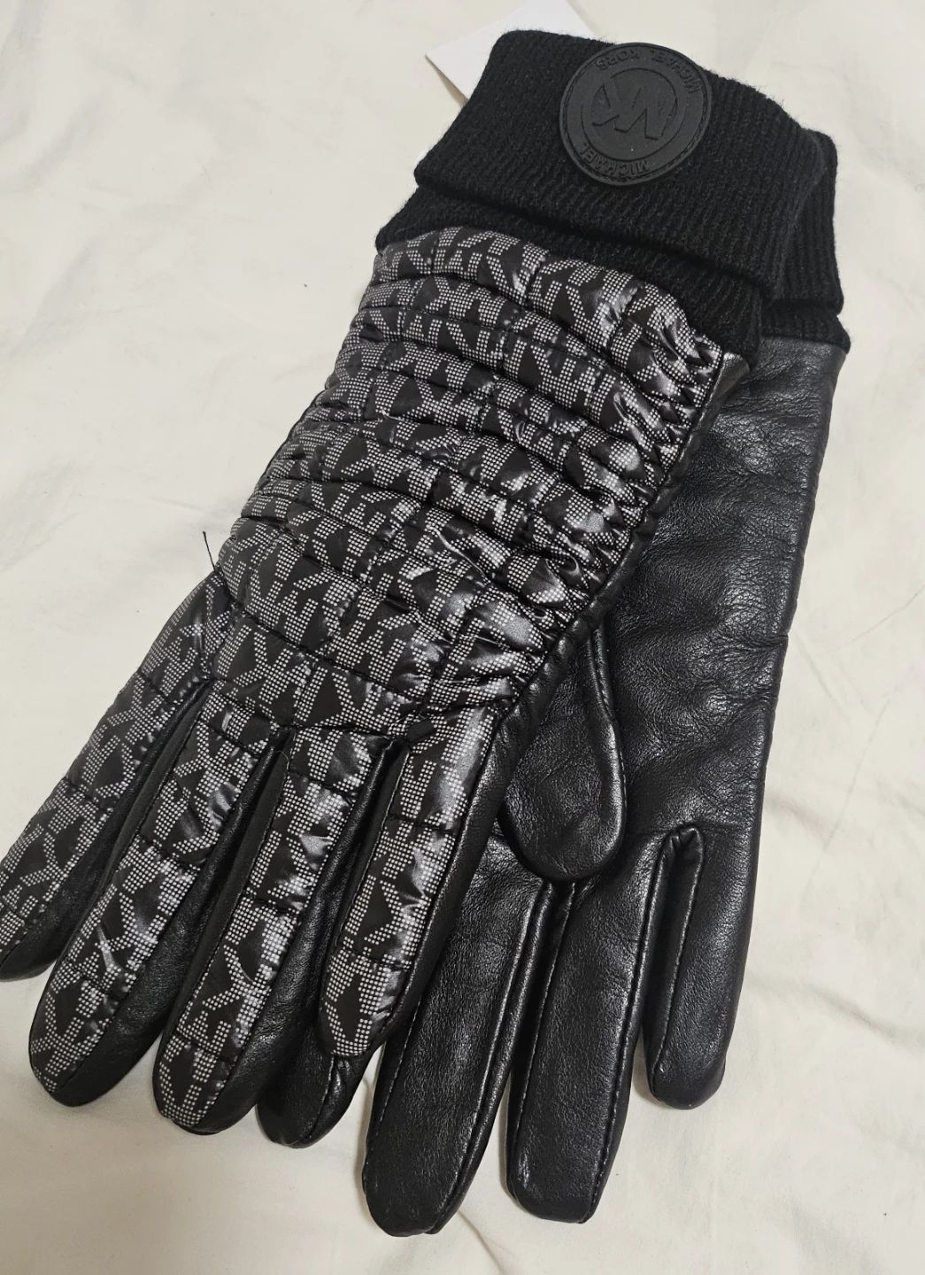 Michael-Kors Women\'s Black and Gray Quilted Leather Gloves.