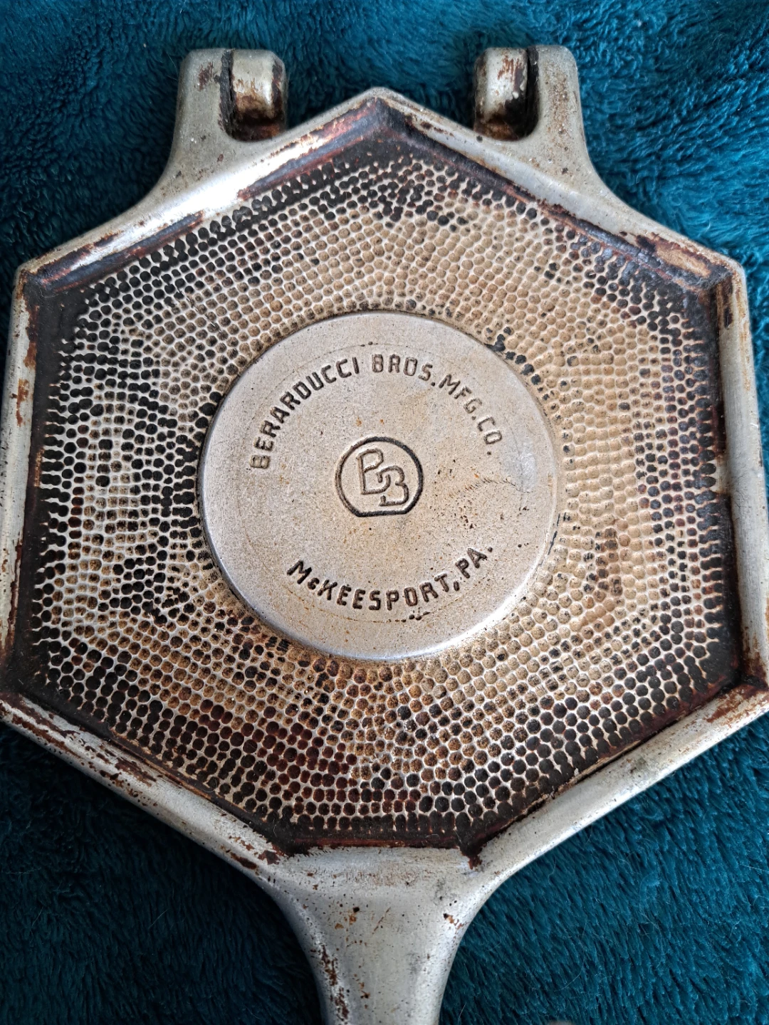Berarducci Bros. Pizzelle Iron - photo 2