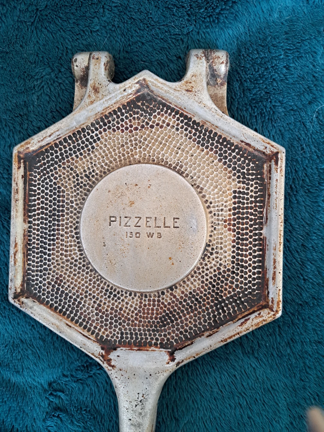 Berarducci Bros. Pizzelle Iron - photo 4