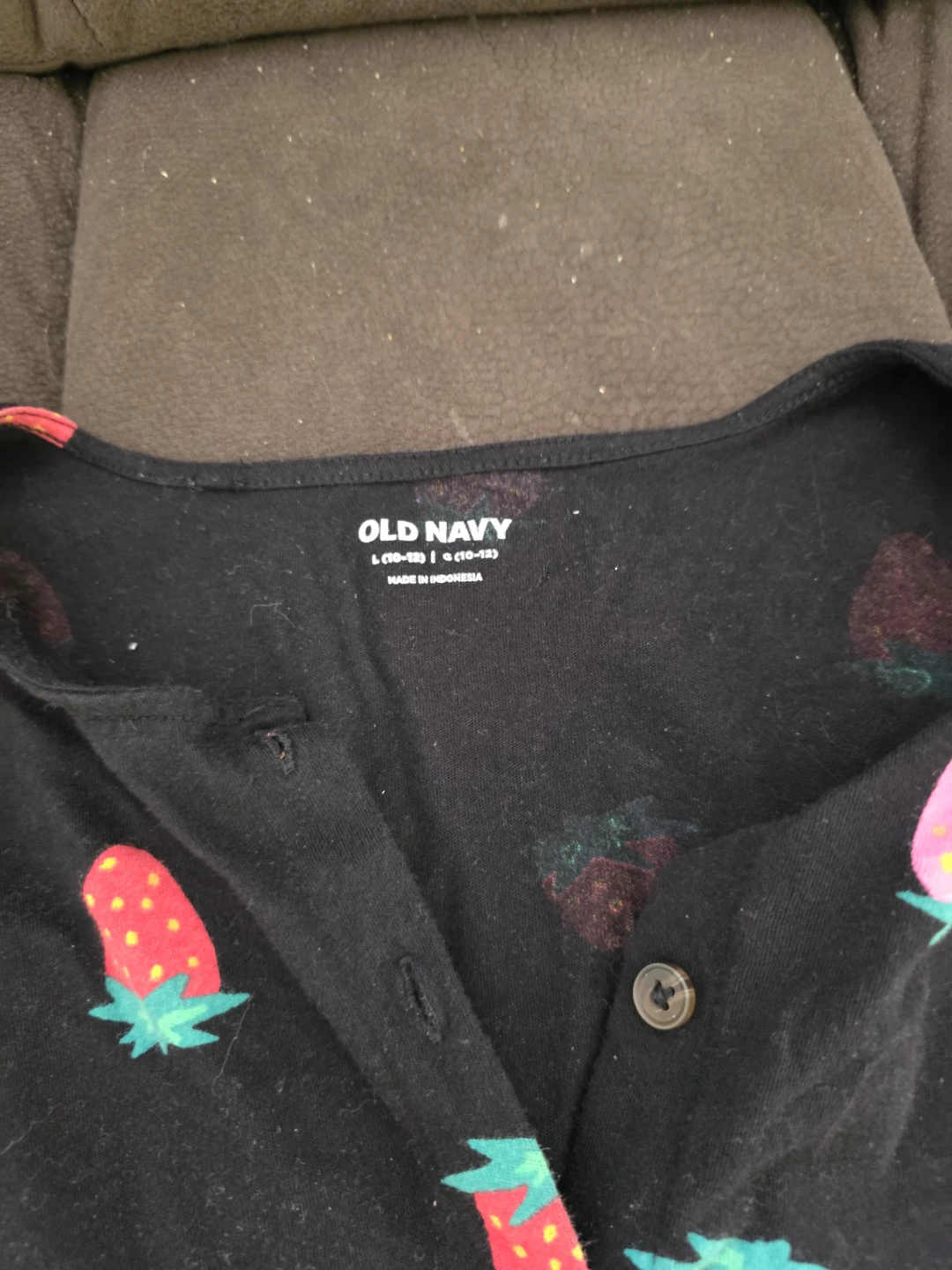 Old Navy Strawberry Print Top - Size L (10-12) - photo 2