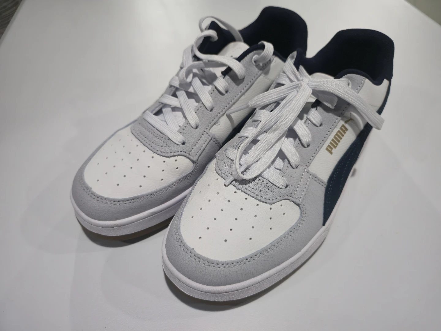 Puma  Men's - Size 9 Excellent Condition - photo 2