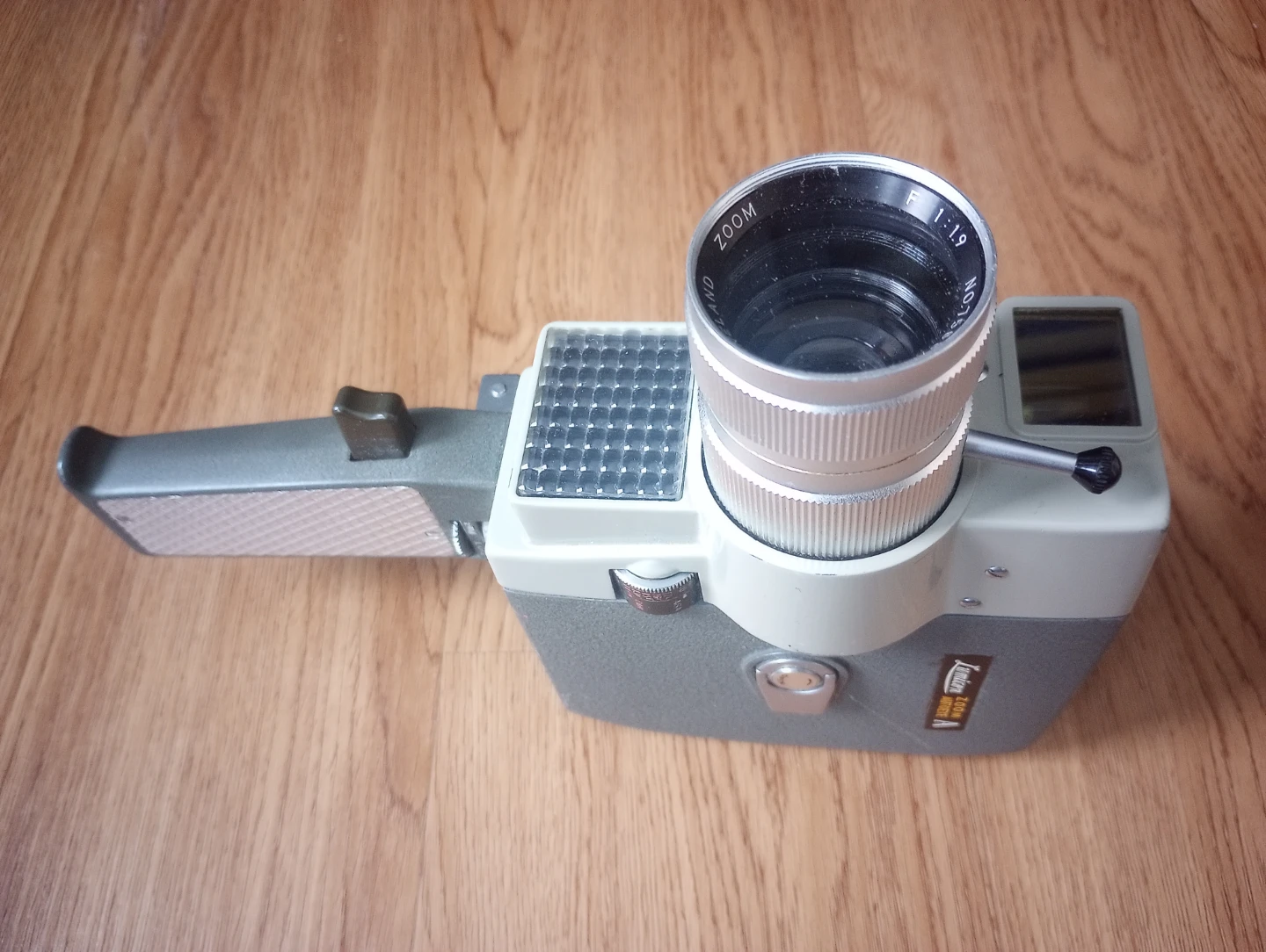 Vintage Lumicon Zoom Autoeye Cine Camera 8mm - photo 3