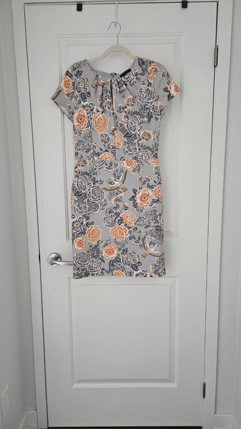 Banana Republic Floral Dress - Size 6 (Medium) - photo 5