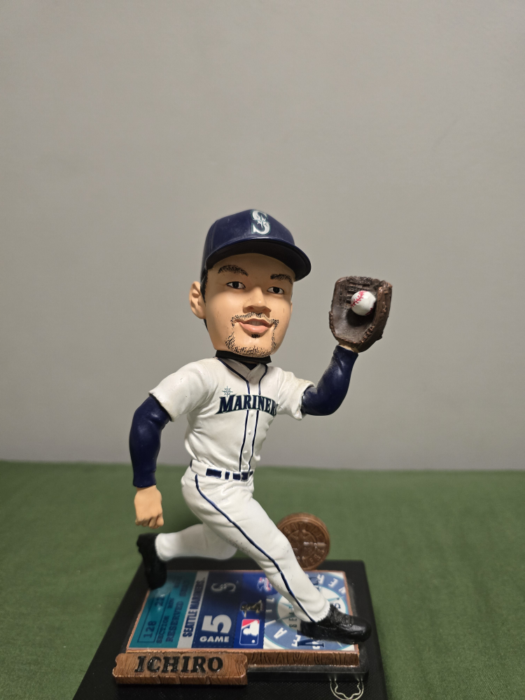 Forever Collectibles Ichiro Bobblehead