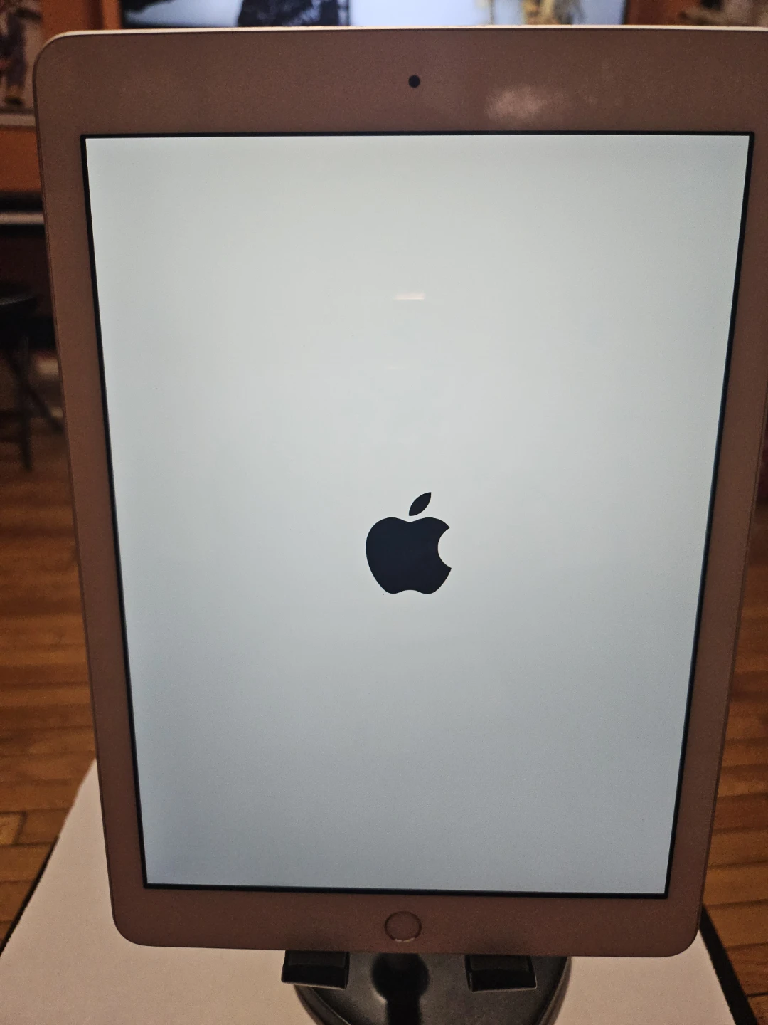 Apple iPad 6th Gen 128 GB - photo 2