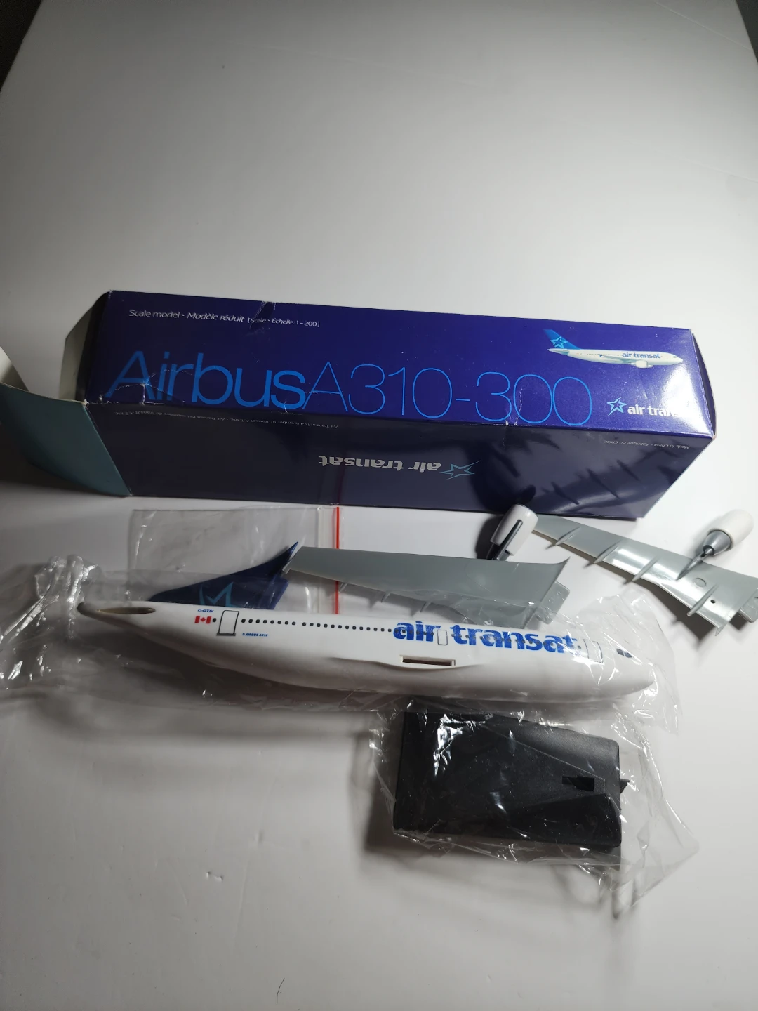 Air Transat Airbus A310-300 Scale Model (1:200) - photo 2