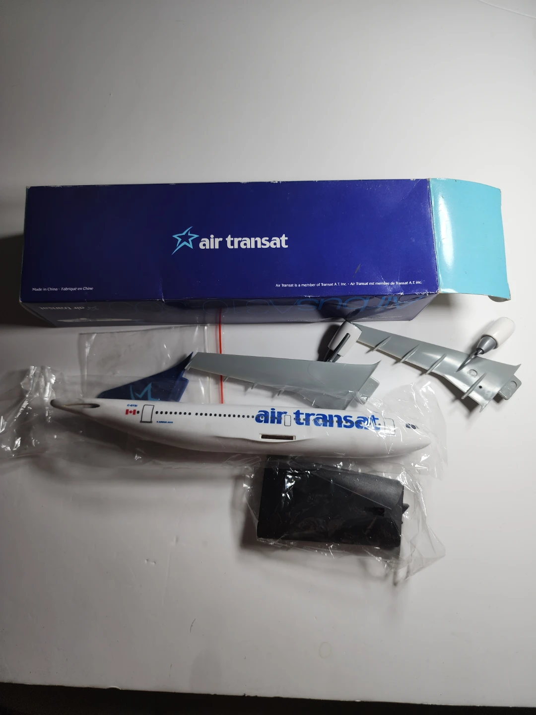 Air Transat Airbus A310-300 Scale Model (1:200) - photo 3