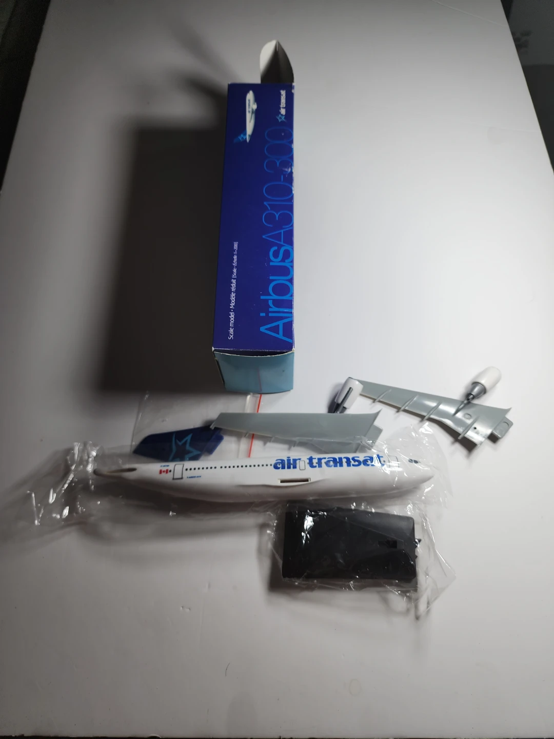 Air Transat Airbus A310-300 Scale Model (1:200) - photo 5