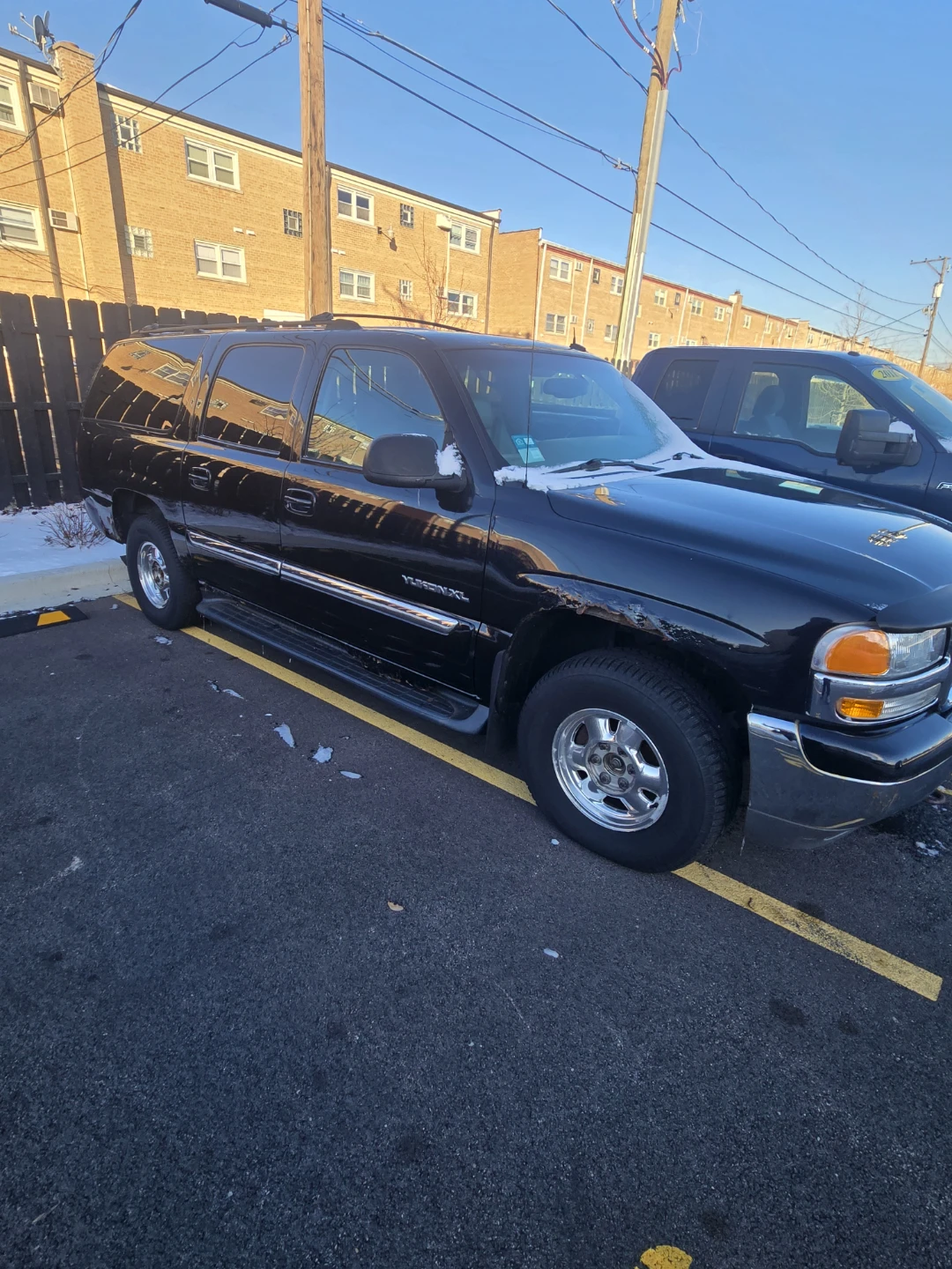 GMC Yukon SUV - photo 3