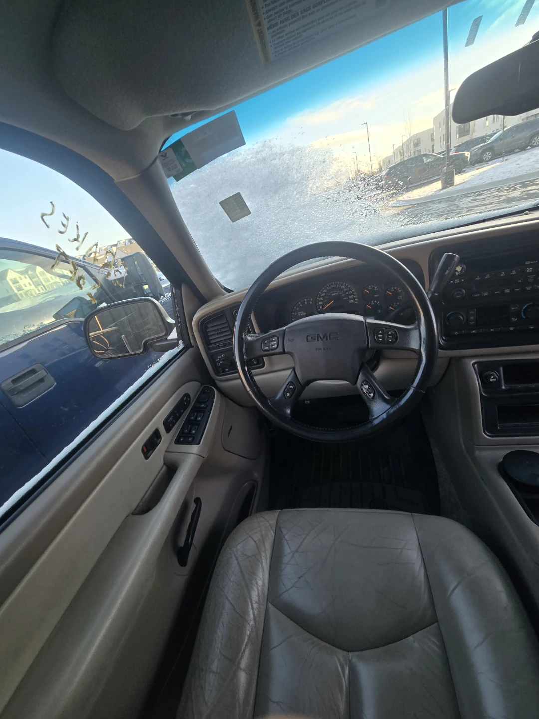 GMC Yukon SUV - photo 4