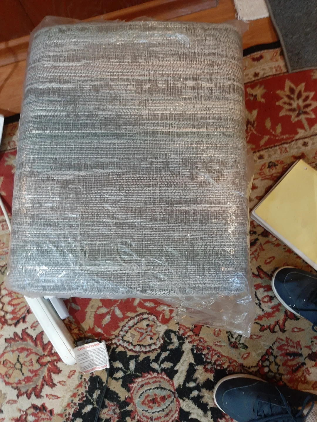 FREE FOOTREST OTTOMAN - photo 3
