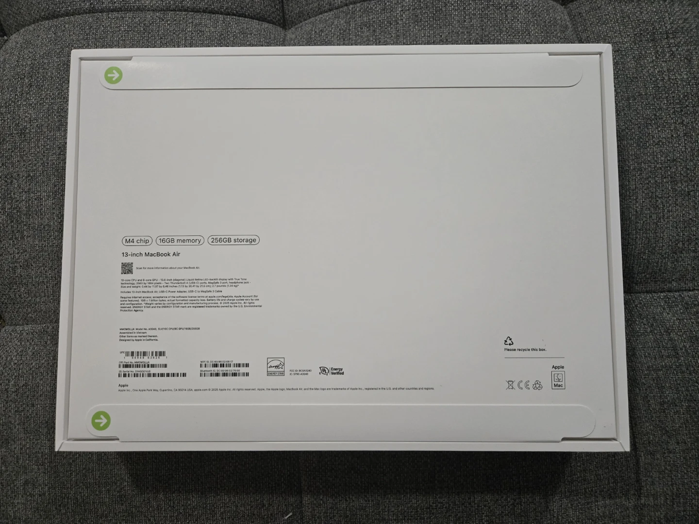 Apple MacBook Air 13-inch (M4 Chip) - photo 2