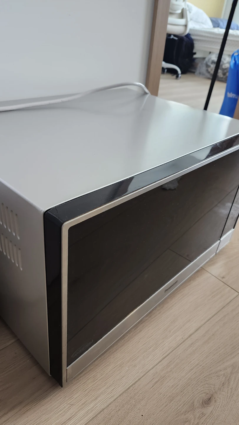 Panasonic Genius Sensor 1250W Microwave - photo 3