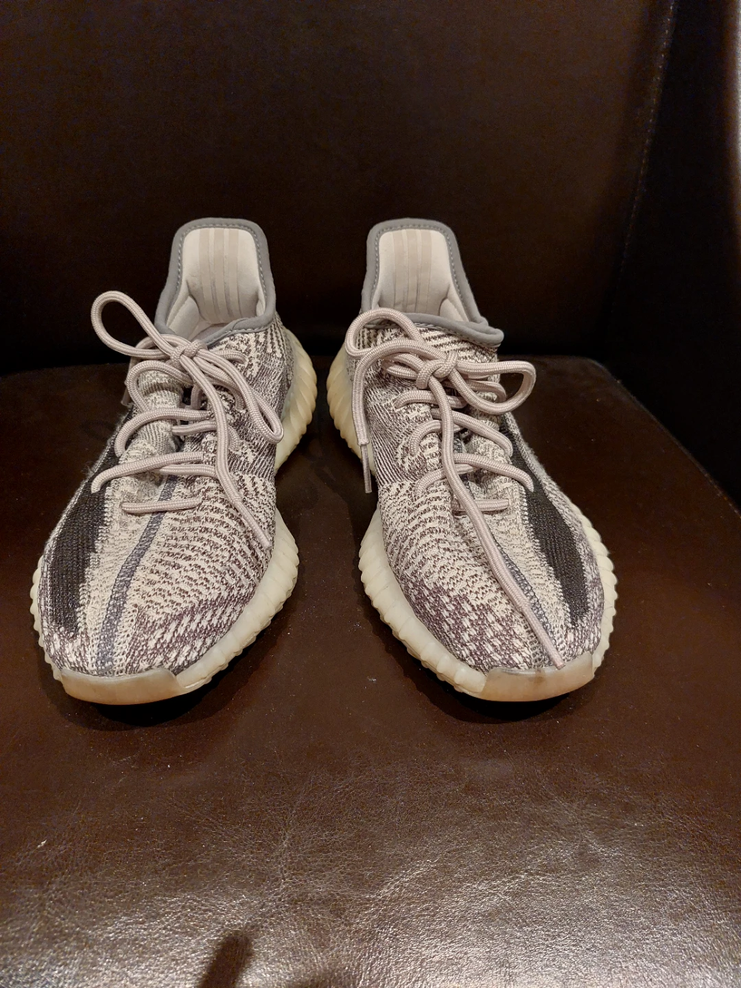 Adidas Yeezy Boost 350 V2 Size 7 US