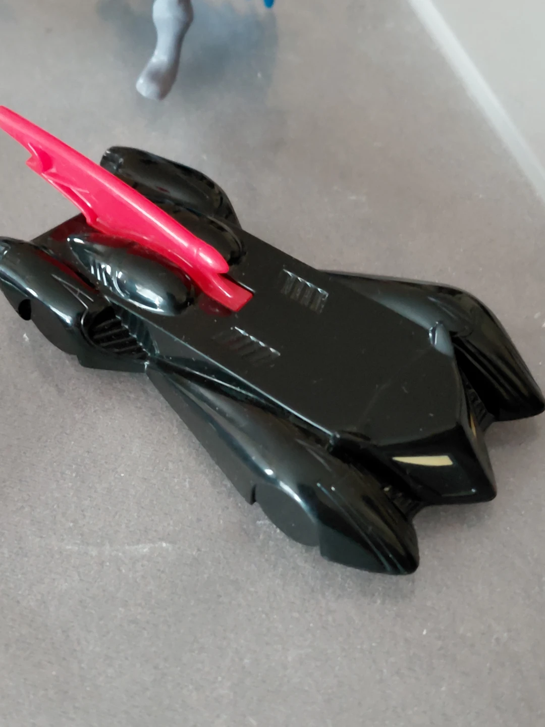 Batman 2011 Batmobile, Penguin, Gray/Blue Batman Figures - photo 3
