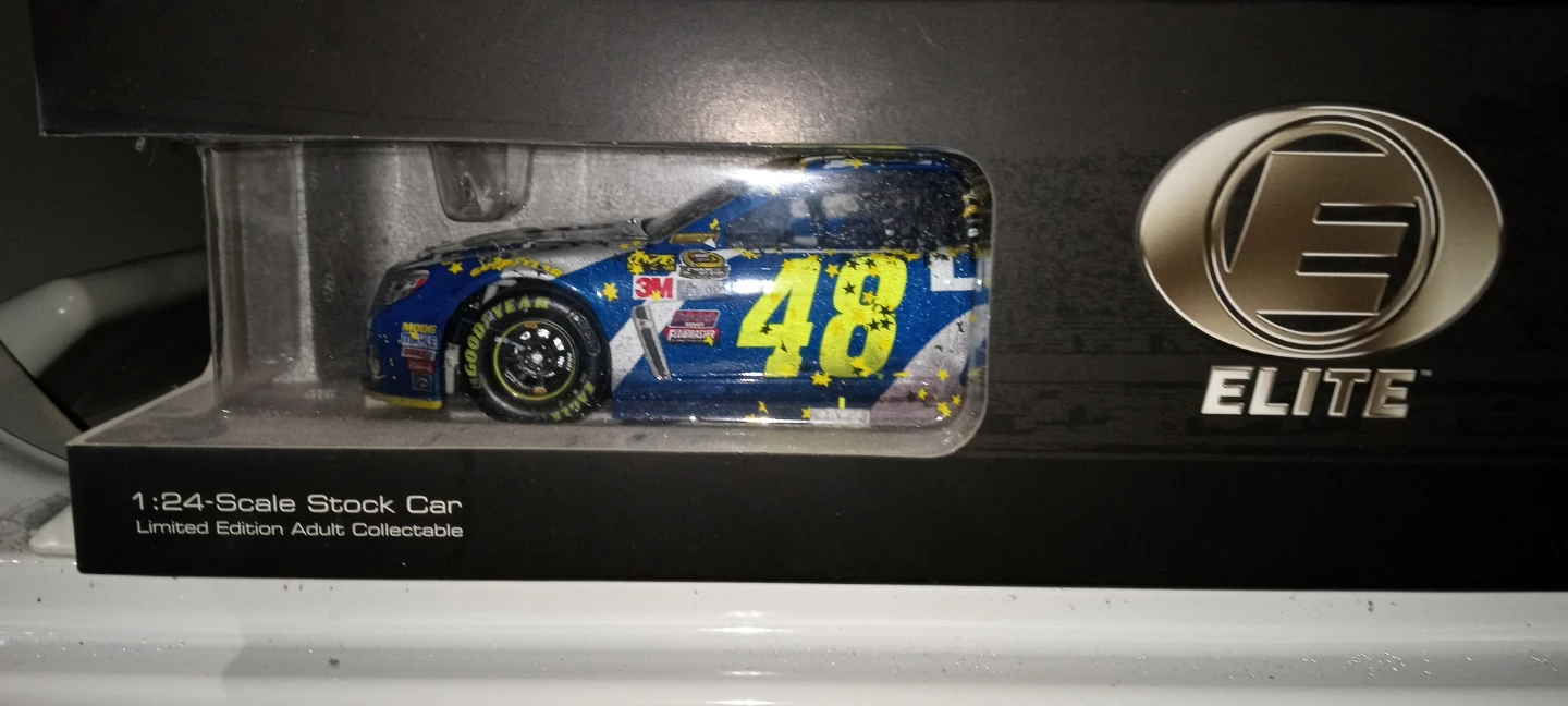Elite #48 Lowe's 7X Champion 2016 SS 1/24 Scale Stock Car